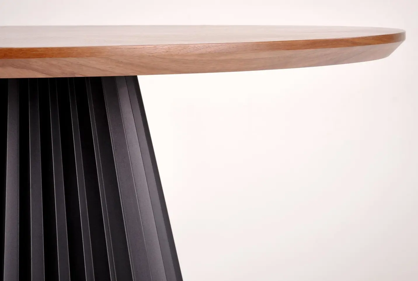 Стол Halmar Hevelius (Walnut/Black) - 2
