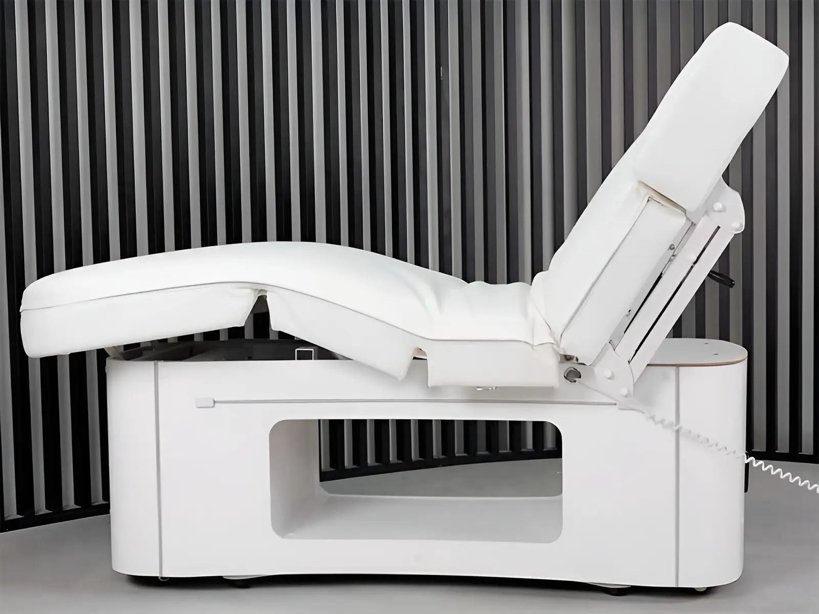 Массажный стол Quirumed 1106-HZ3379D-A014S (White) - 5