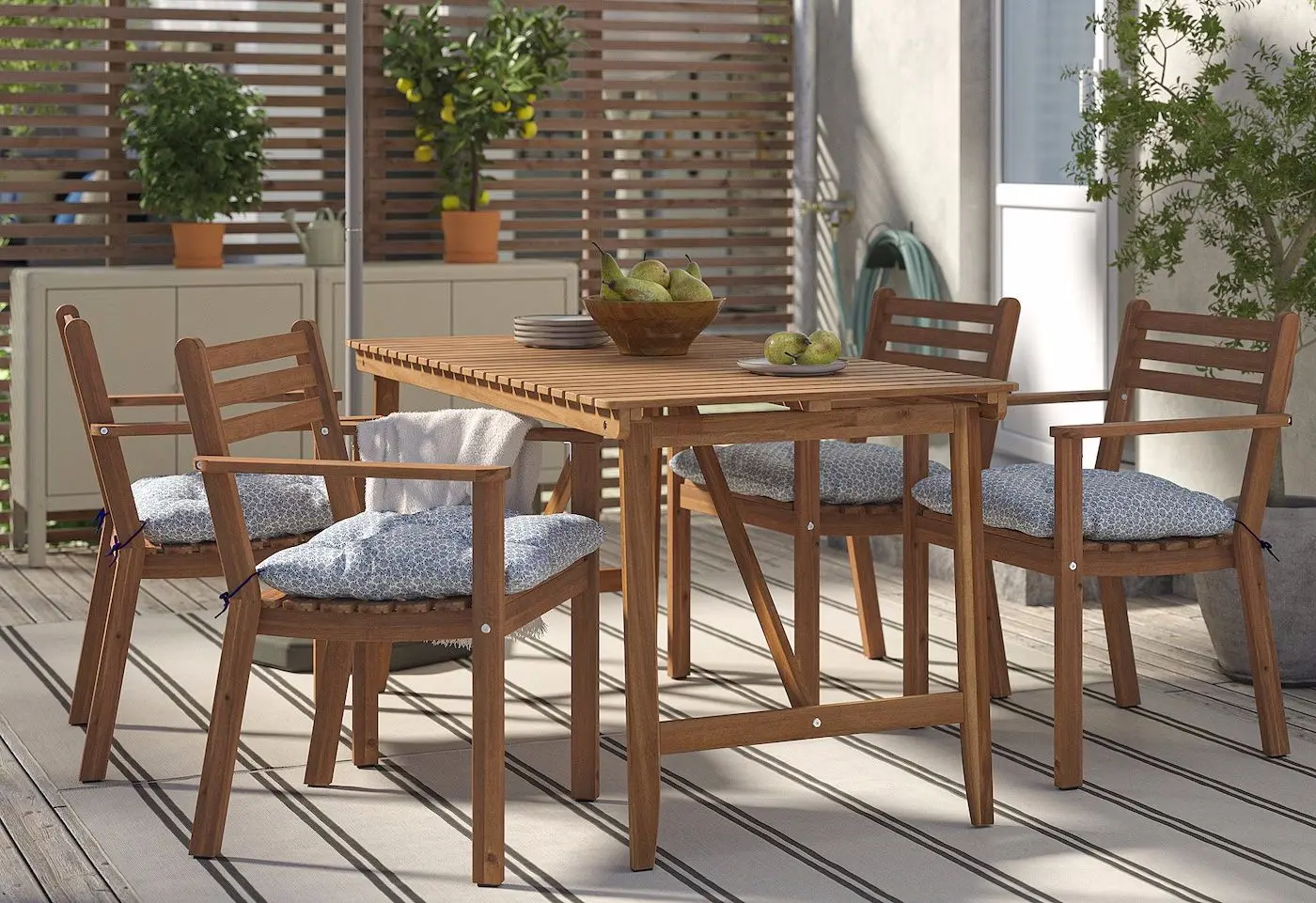Set mobilier de gradina Ikea Askholmen/Klosan 4 scaune/cu cotiere 143x75 (Maro Inchis/Albastru)