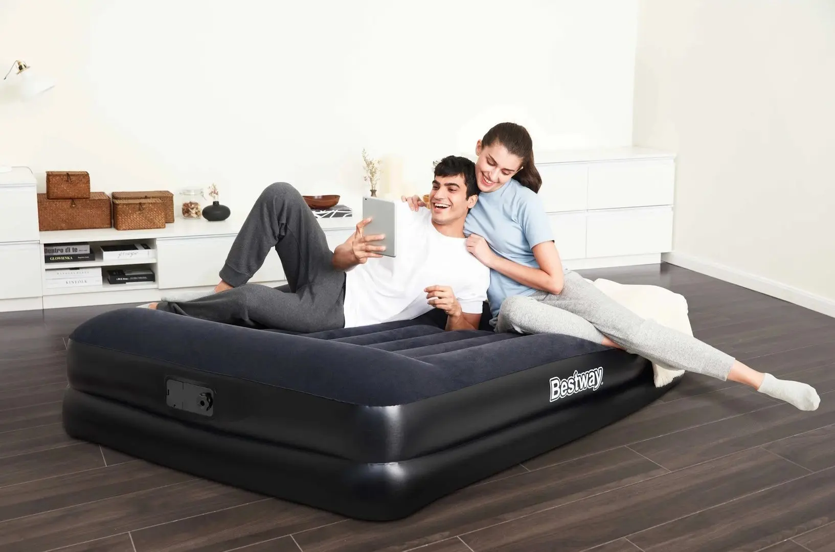 Pat gonflabil Bestway Tritech Airbed Queen 67403 (Black)