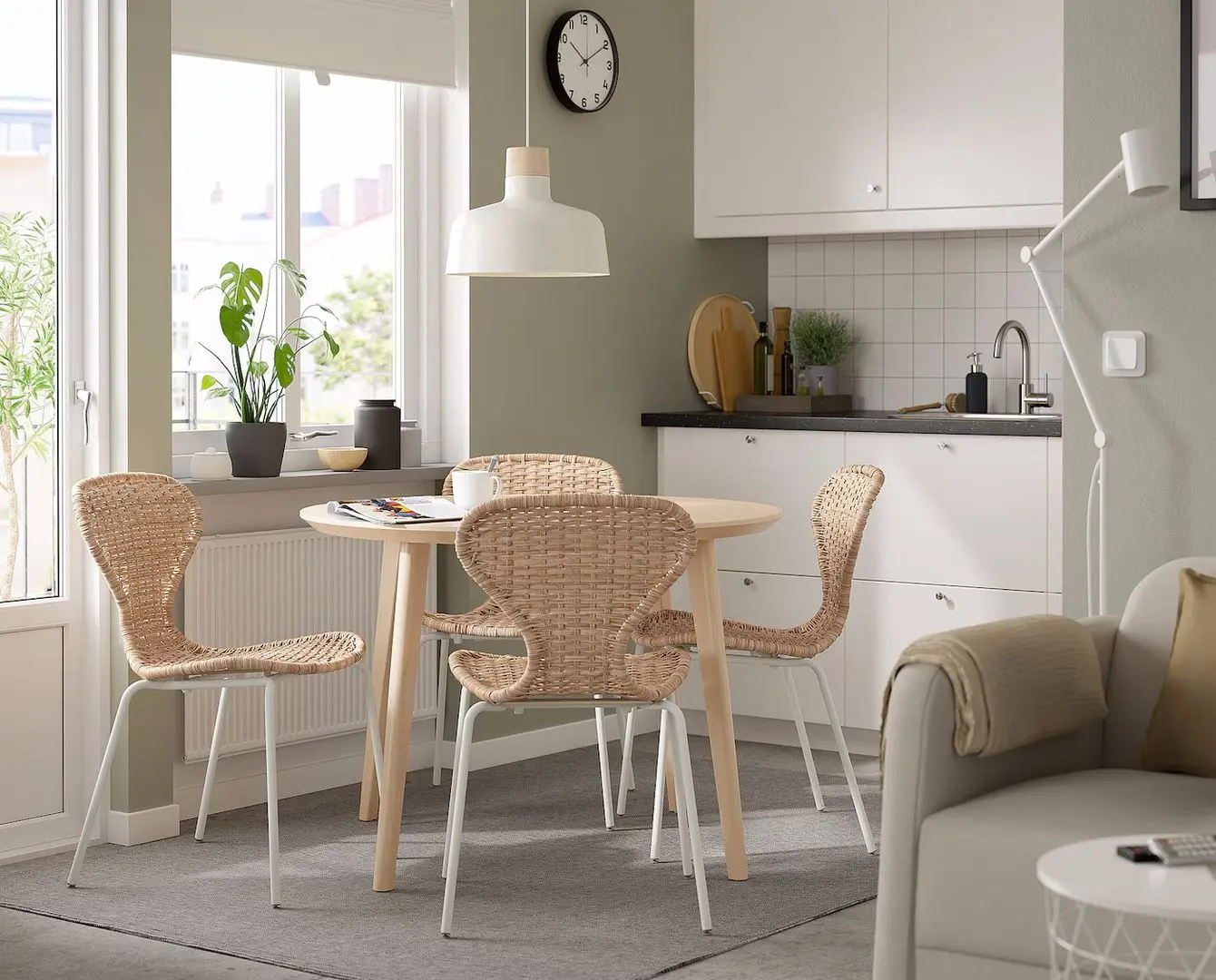 Set masa scaune Ikea Lisabo/Alvsta 105cm 1+4 (Furnir frasin/Ratan/Alb)