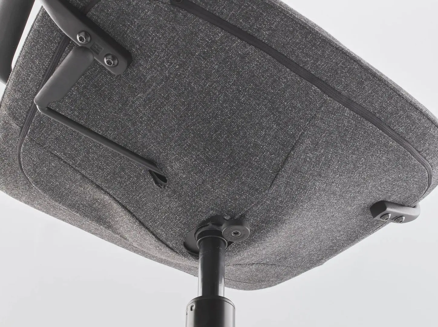 Fotoliu Ikea Langfjall rotativ/cu brate (Gunnared Gri Inchis/Negru)