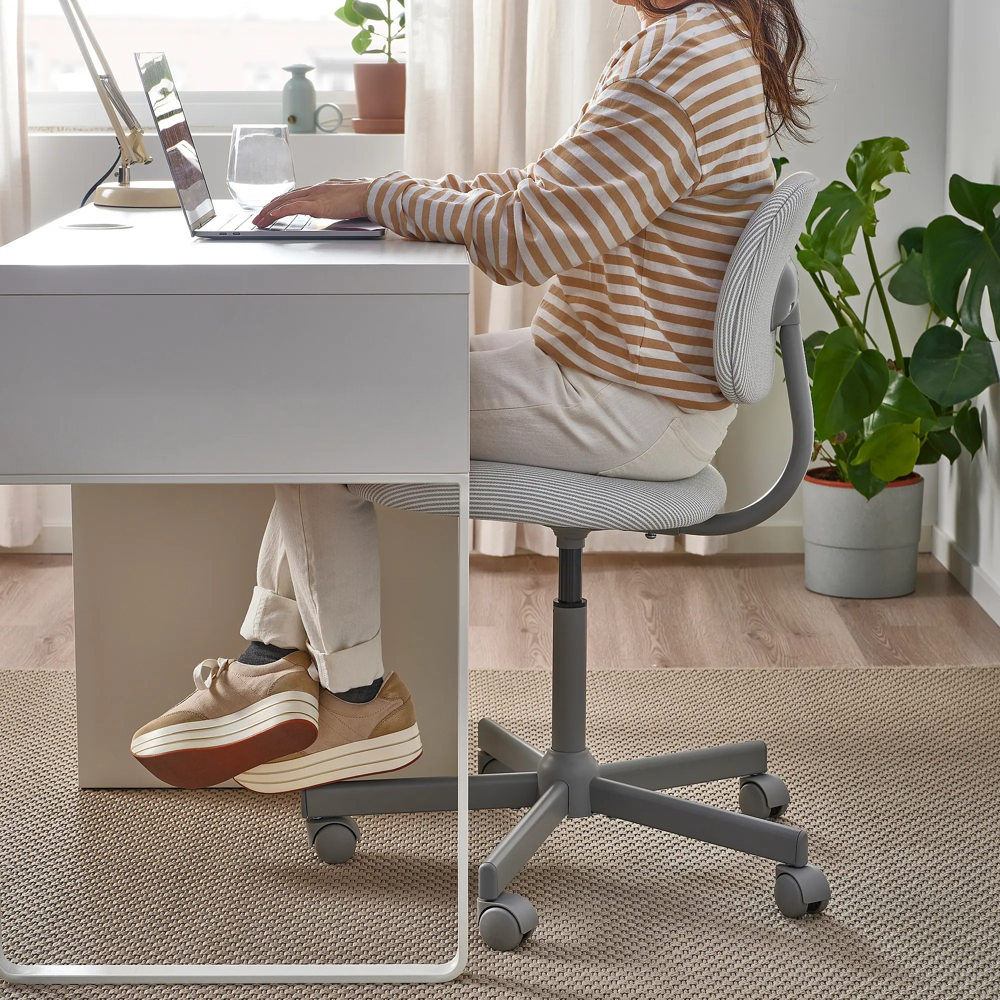 Офисное кресло Ikea Bleckberget/Klovsta (Белый/Серый) - 8