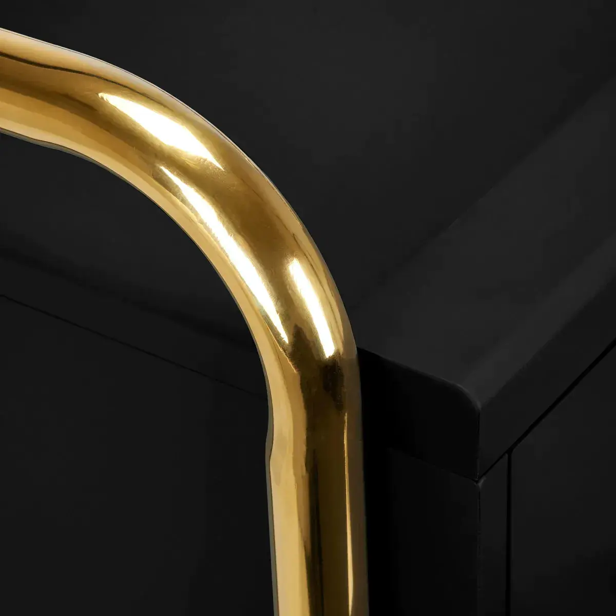 Тележка парикмахера Gabbiano Solo 141233 (Black/Gold)