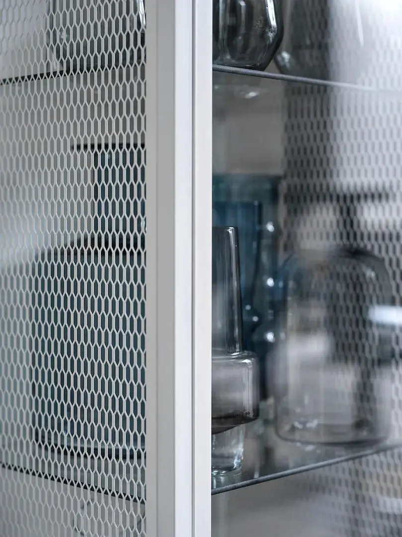 Dulap-Vitrina Ikea Baggebo metal/sticla 34x30x116 (Alb)