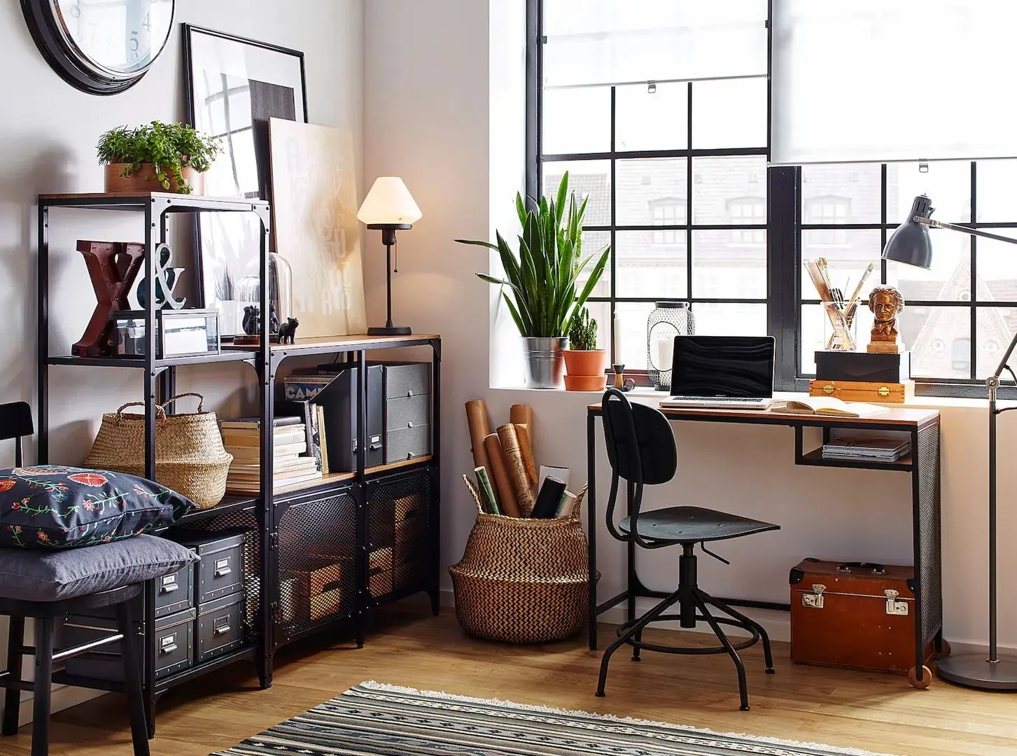 Masa de birou Ikea Fjallbo 100x36 (Negru)