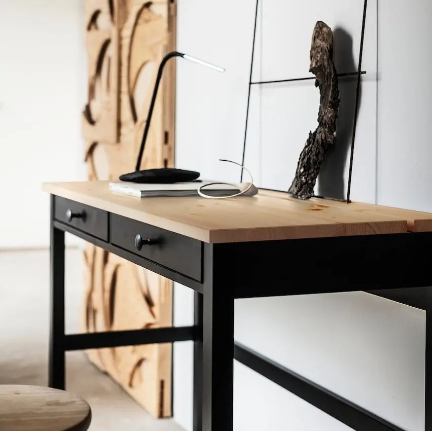 Masa de birou Ikea Hemnes 120x47 (Negru-maro/Maro Deschis)