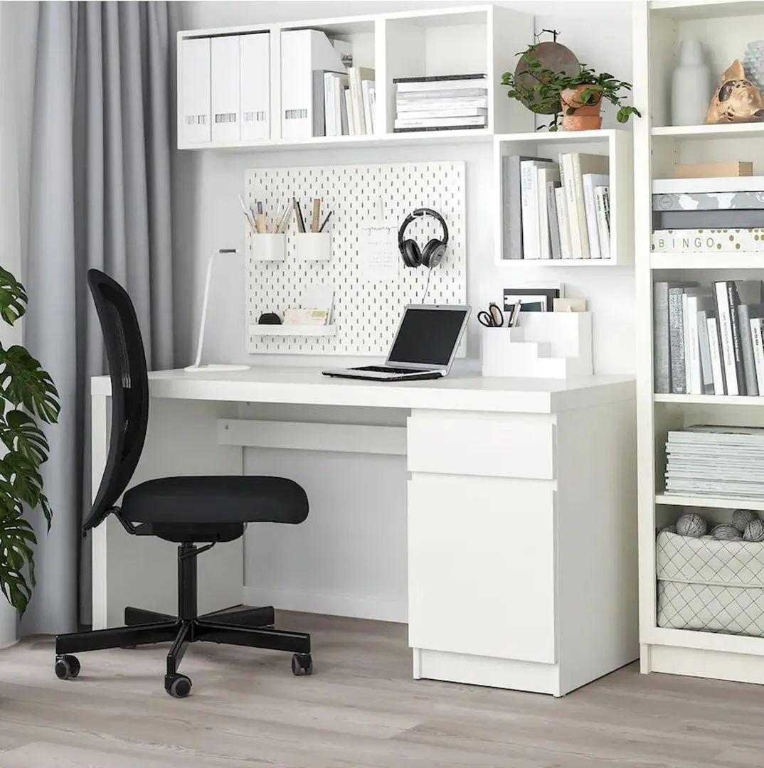 Masa de birou Ikea Malm 140x65 (Alb)
