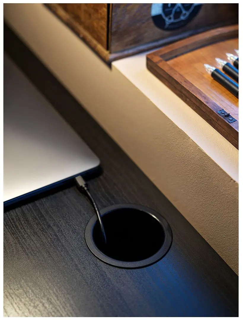 Письменный стол Ikea Micke 105x50 (Черно-Коричневый)