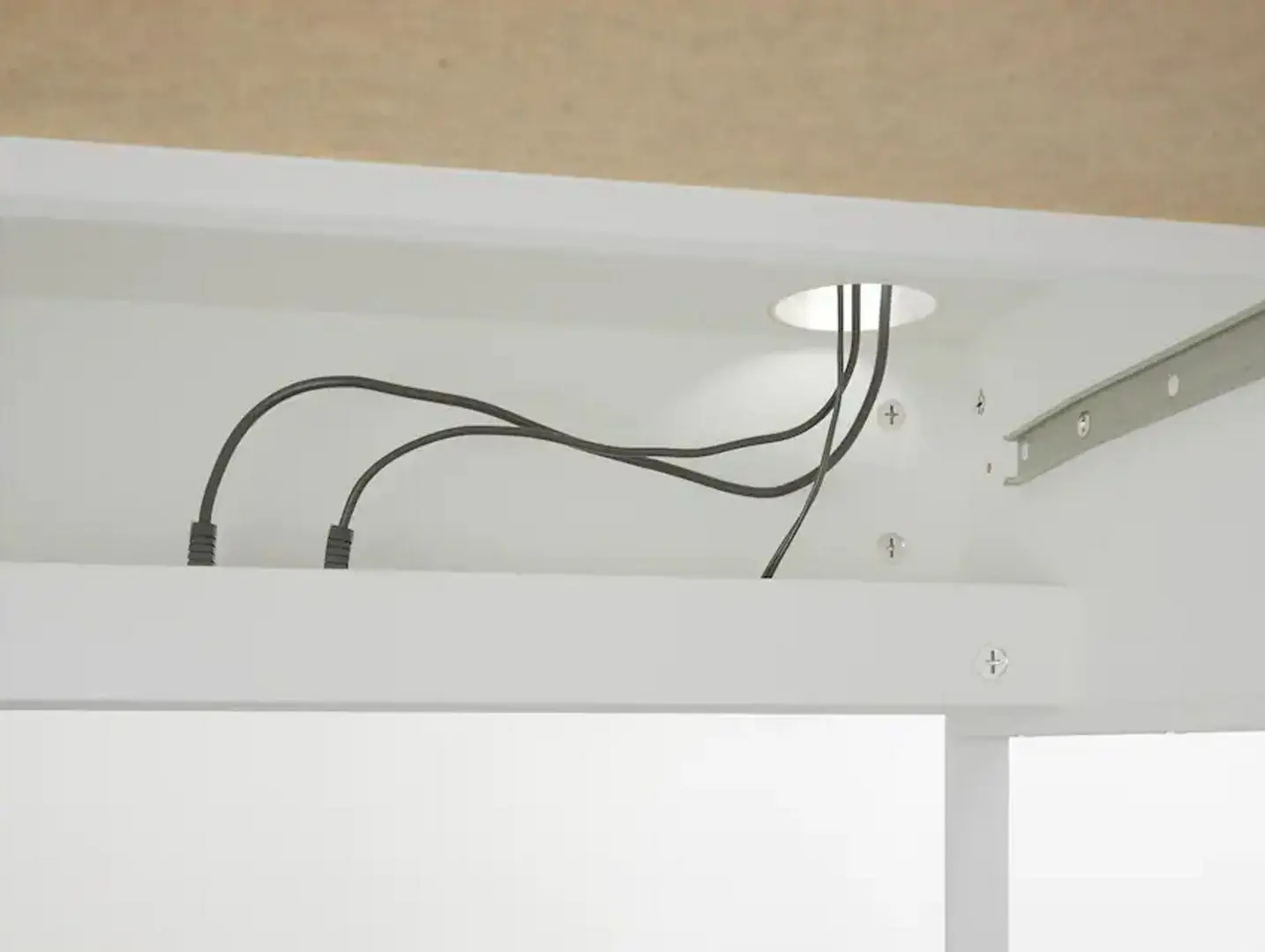 Письменный стол Ikea Micke 142x50 (Белый)