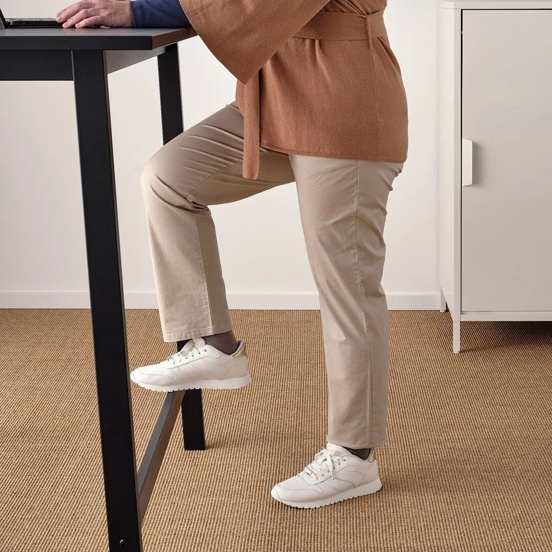 Masa de birou Ikea Mittzon 140x68x105 (Furnir frasin/Negru vopsit/Negru)