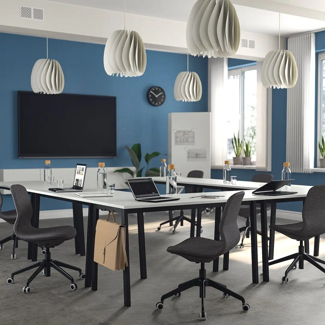 Masa de birou Ikea Mittzon 140x68x75 (Alb/Negru)