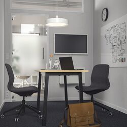 Письменный стол Ikea Mittzon 140x68x75 (Ясеневый шпон/Черный)