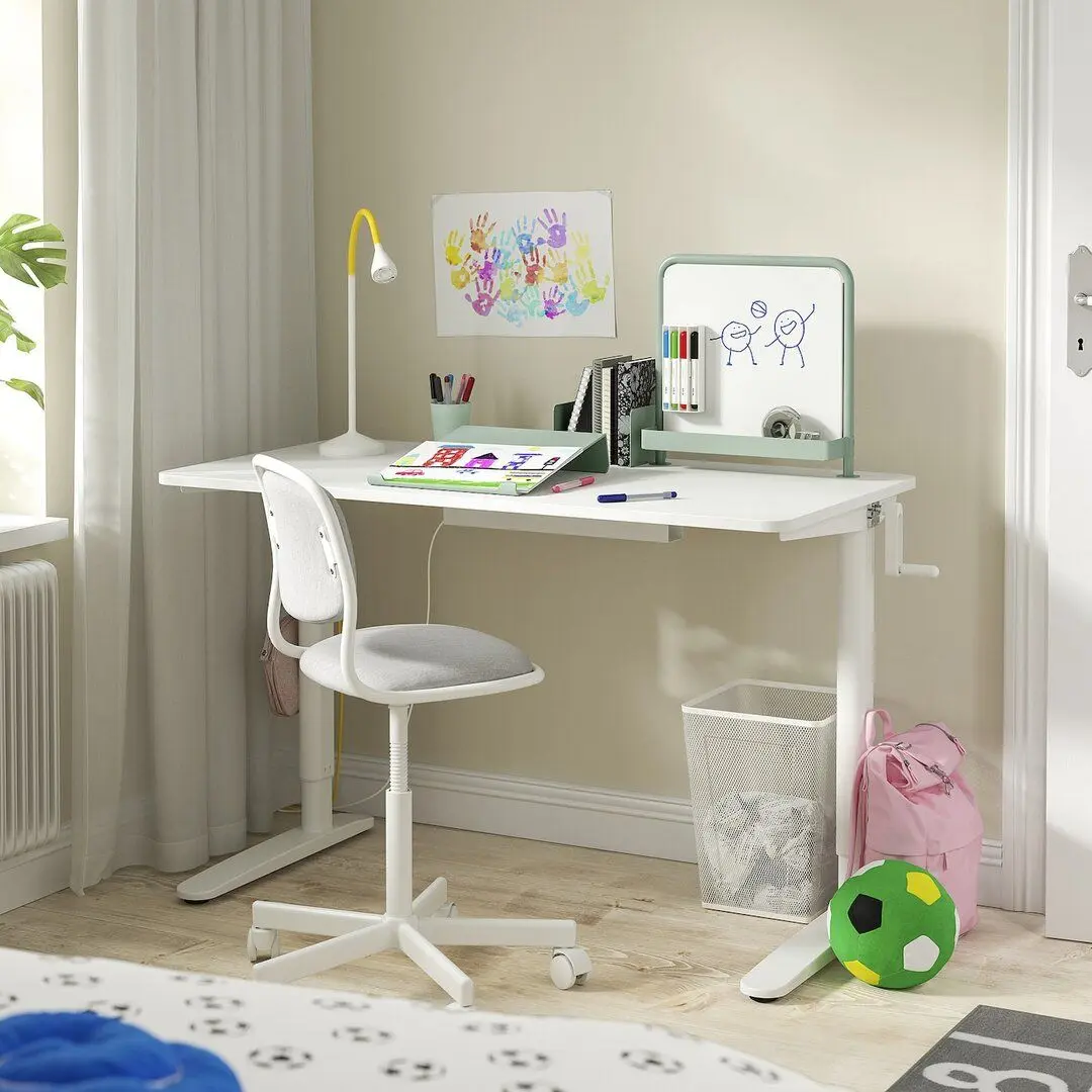 Masa de birou Ikea Relatera inaltime reglabila/avizier 117x60 (Alb/Verde deschis)