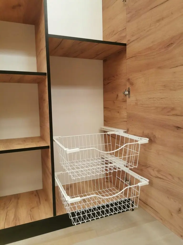 Dulap Prime Furniture Roj 4D 207 (White/Black)