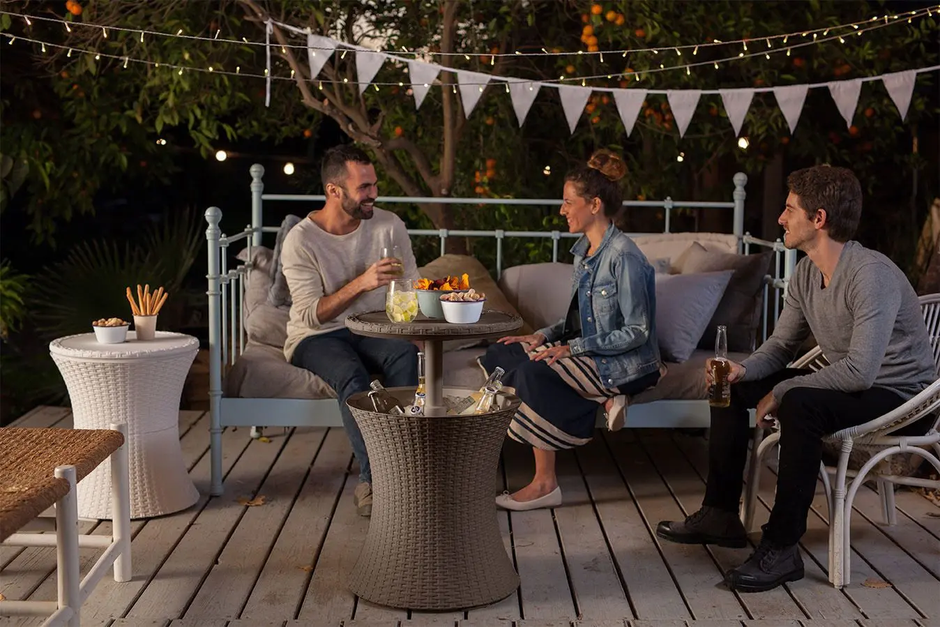 Стол с контейнером для льда Keter Cool Bar Rattan (Whiskey Brown)