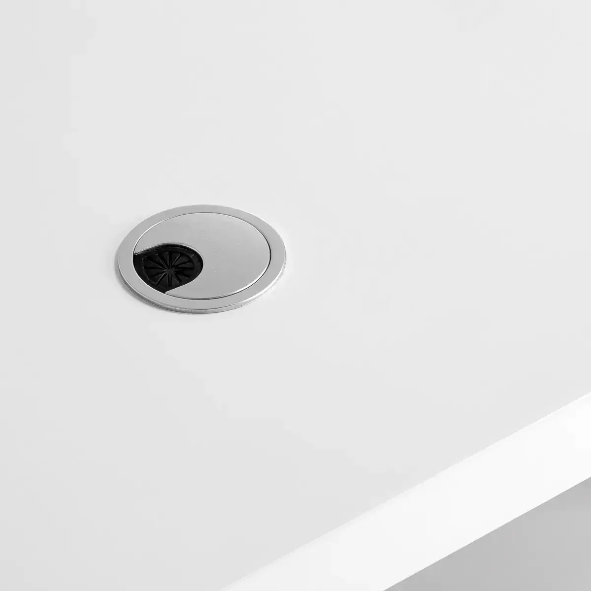 Стол маникюрный с вытяжкой Momo L03 151032 (White/Chrome) - 13