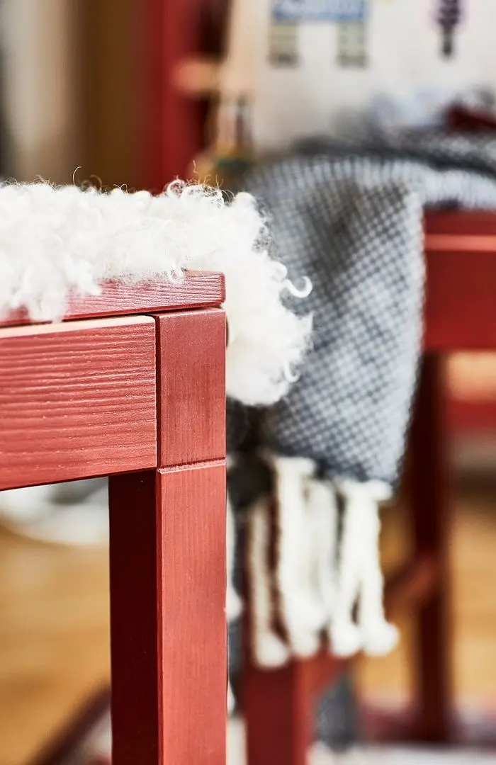 Masa Ikea Pinntorp 65x65 (Maro Deschis Vopsit/Vopsit Rosu)