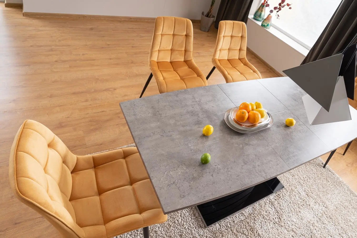 Стул Signal Chic Velvet (Curry/Black)