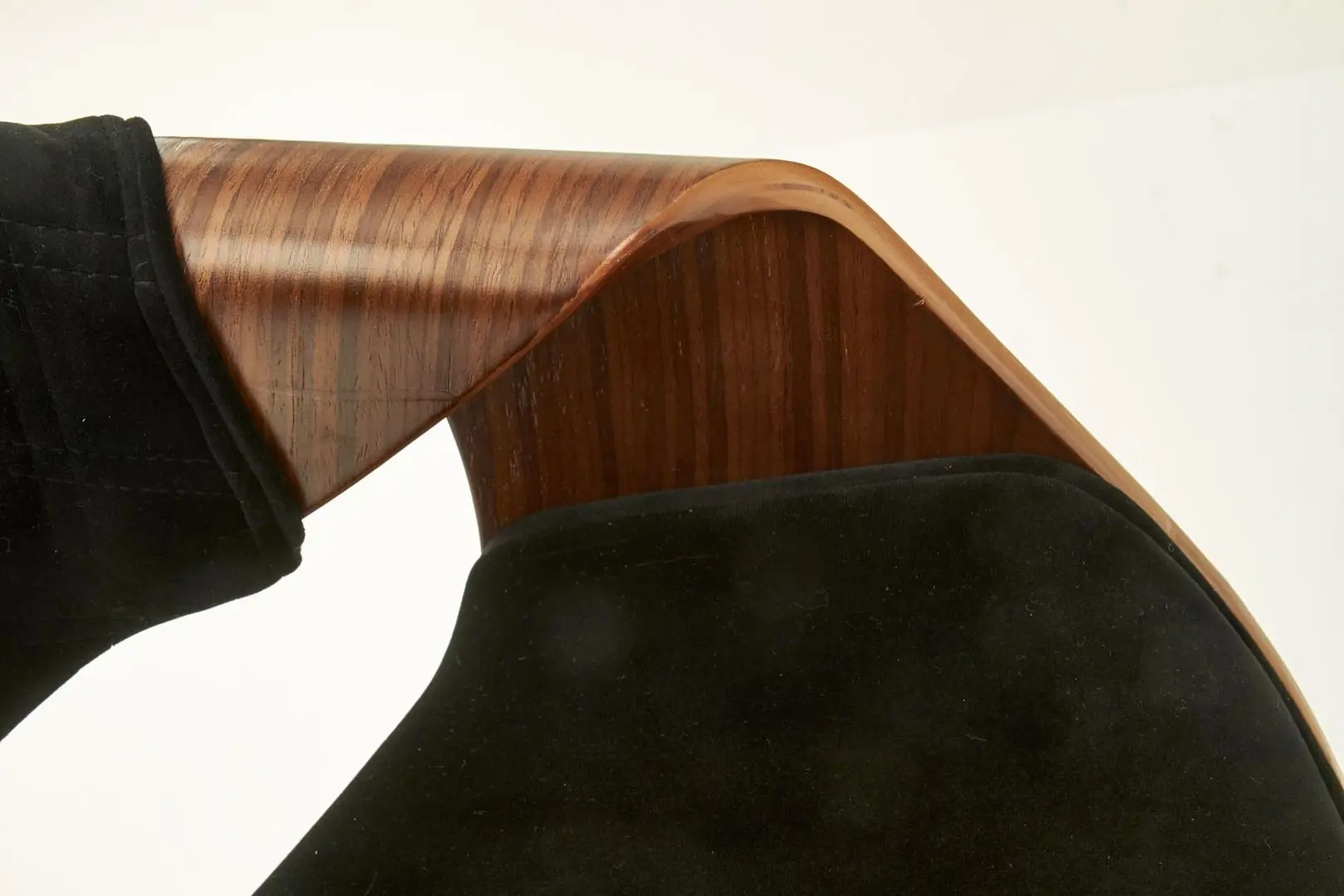 Scaun Halmar K396 (Nut/Black)