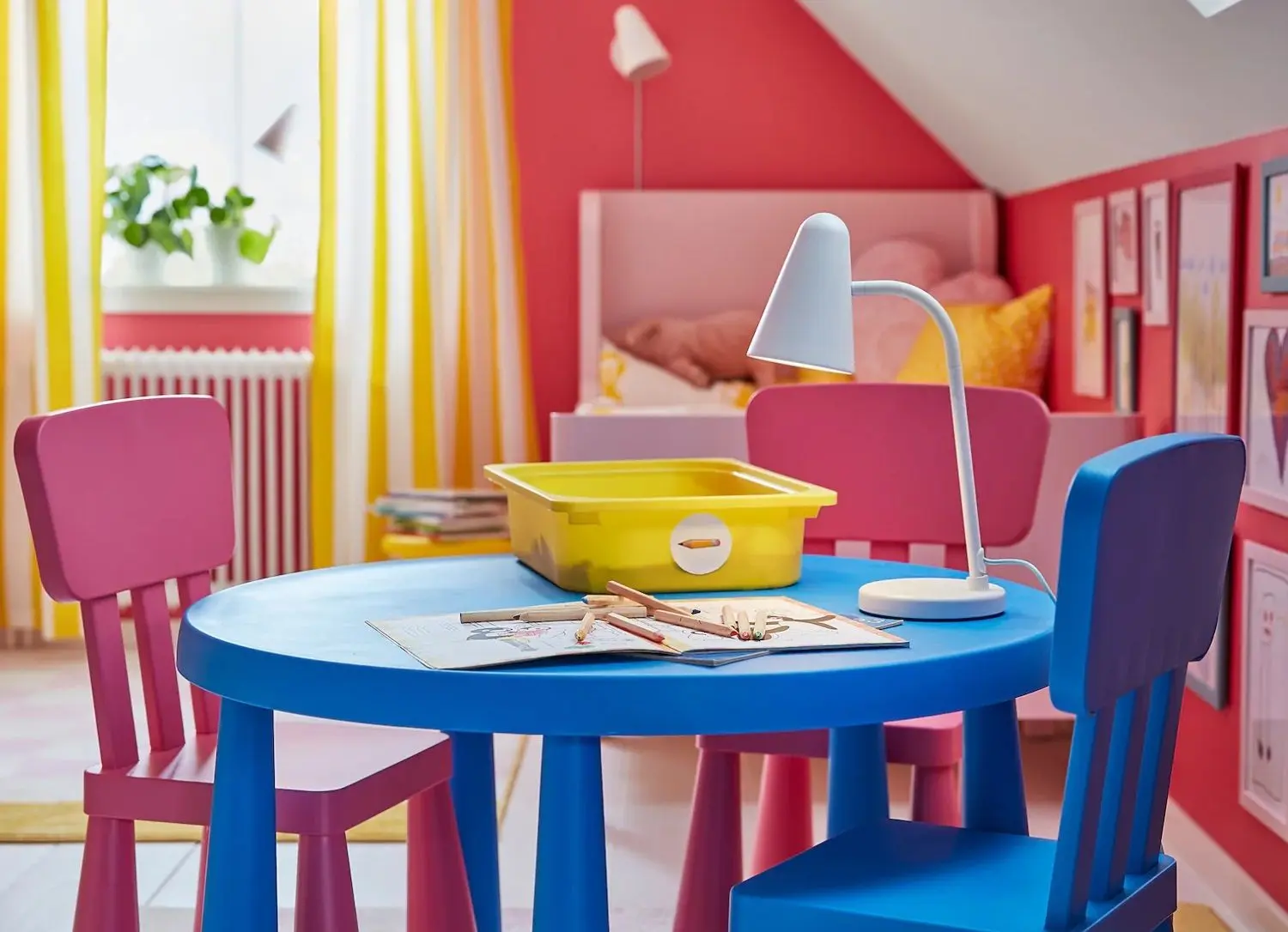 Scaun pentru copii Ikea Mammut (Roz)