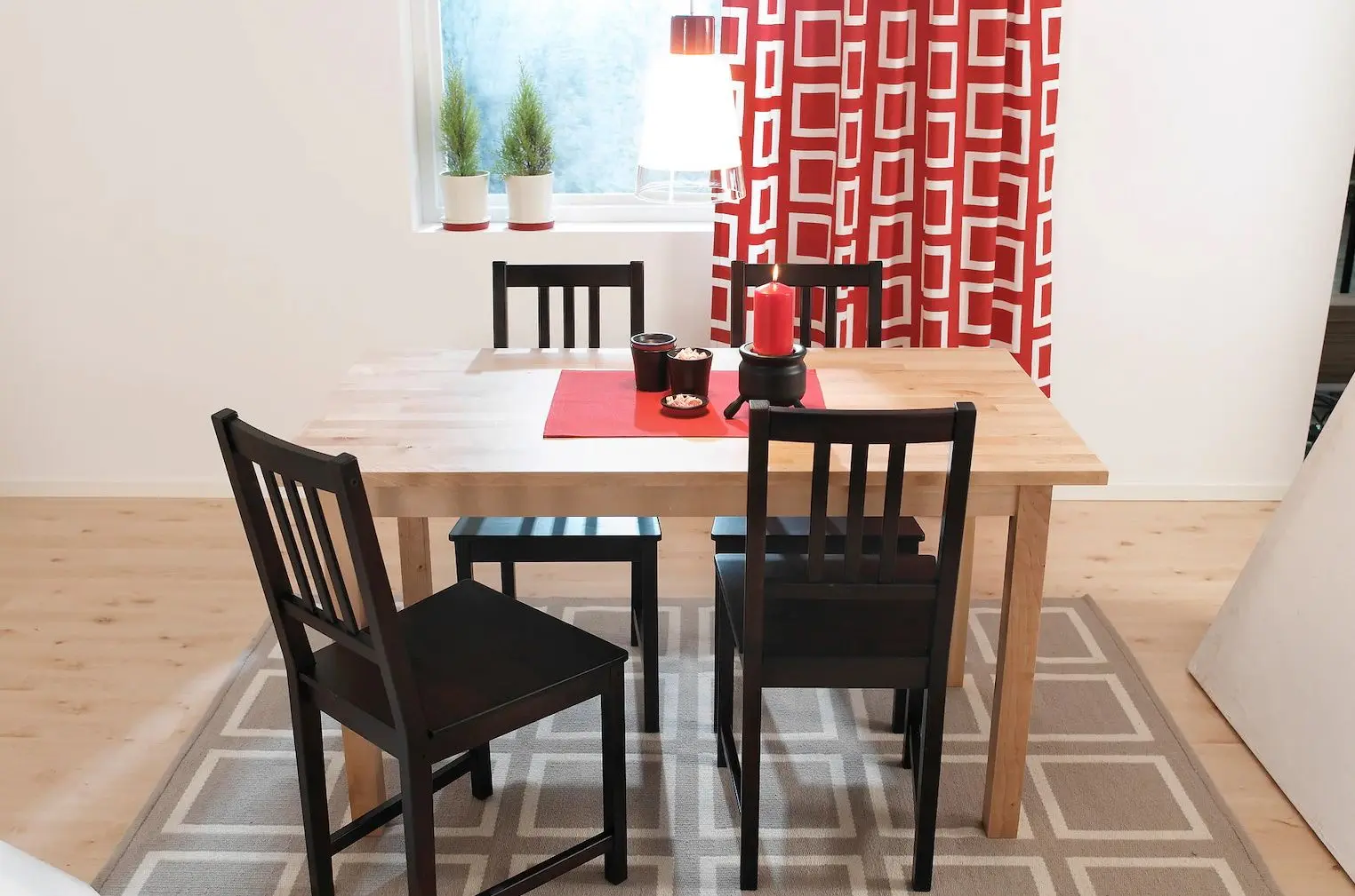 Scaun Ikea Stefan (Negru-Maro)