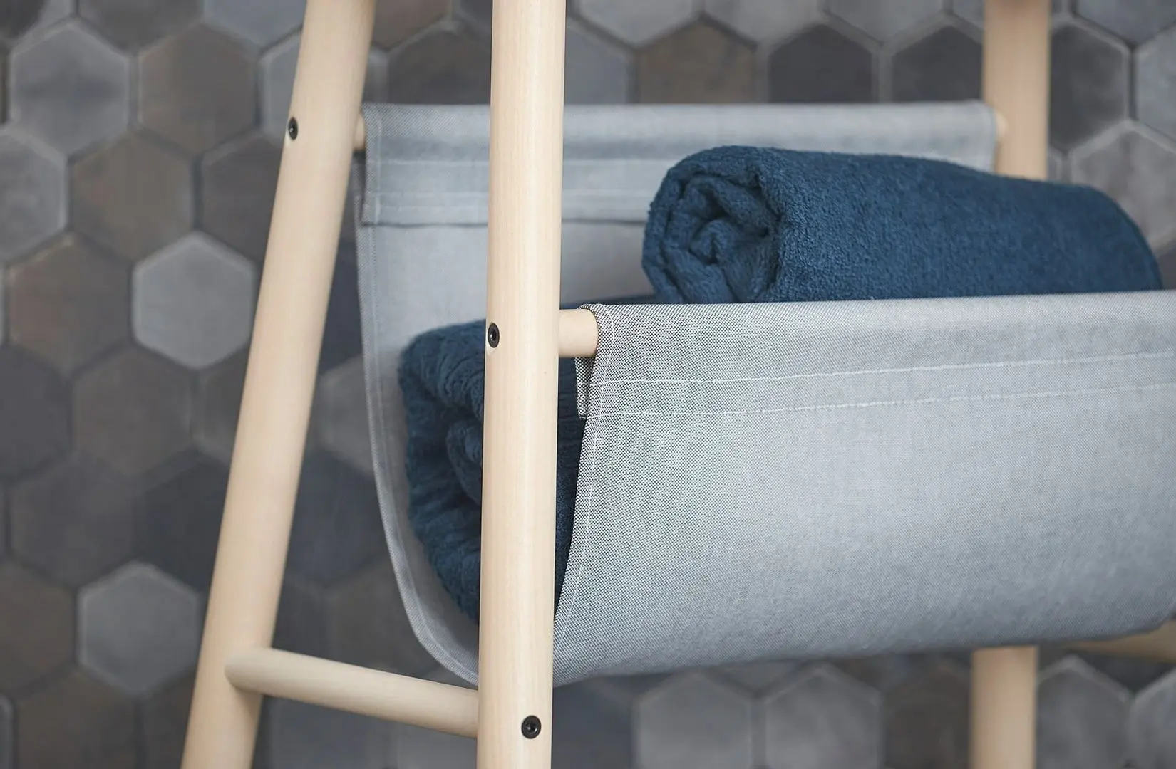 Taburet spatiu depozitare Ikea Vilto 45 cm (Mesteacan)