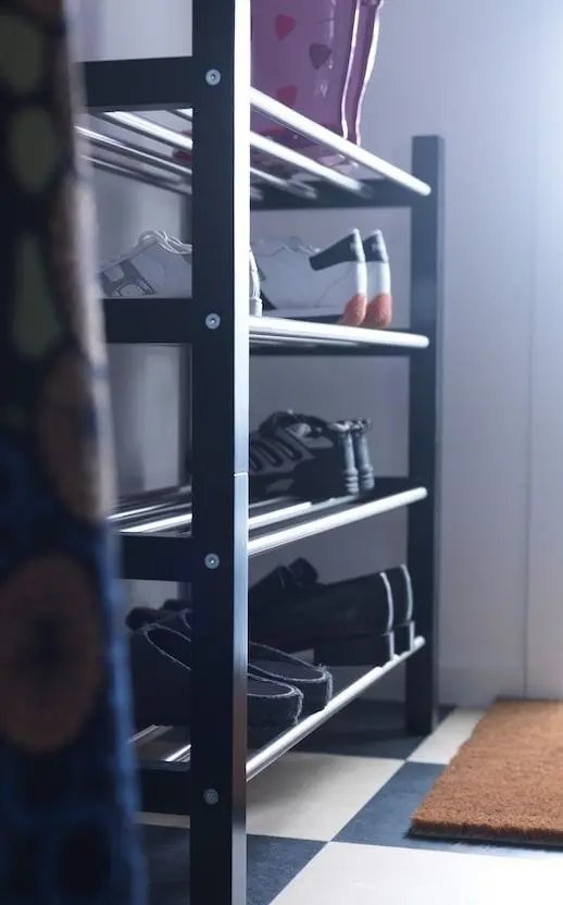 Etajera pentru incaltaminte Ikea Tjusig 79x32x37 (Negru)