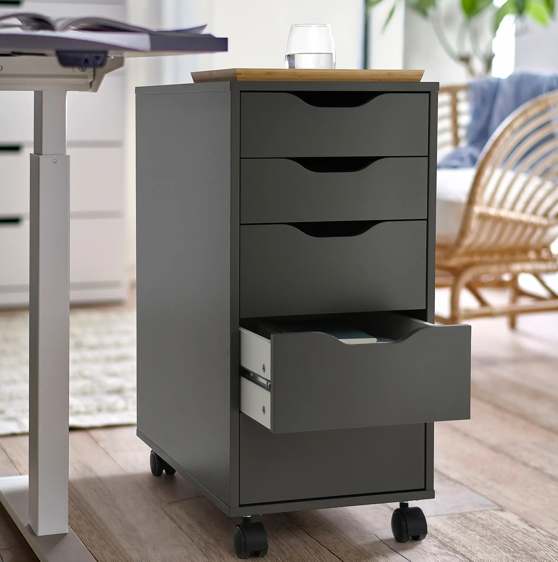 Comoda Ikea Alex cu rotile 36x76 (Gri inchis/Negru)