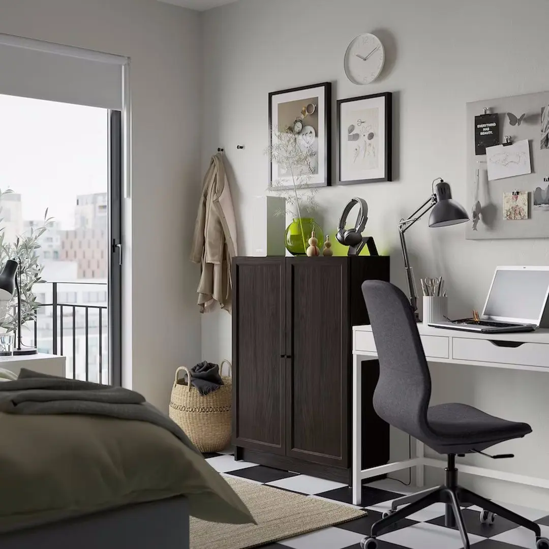 Dulap Ikea Billy/Oxberg cu usi 80x30x106 (Maro Inchis Aspect Stejar)