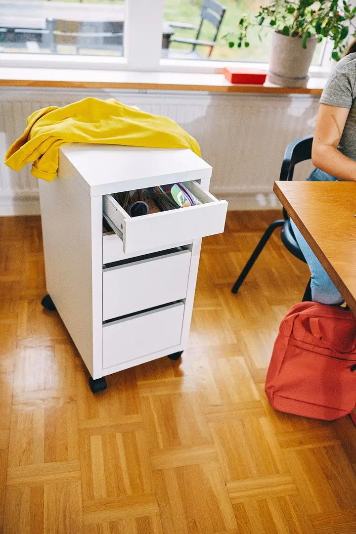 Tumba cu rotile Ikea Micke cu rotile 35x75 (Alb)