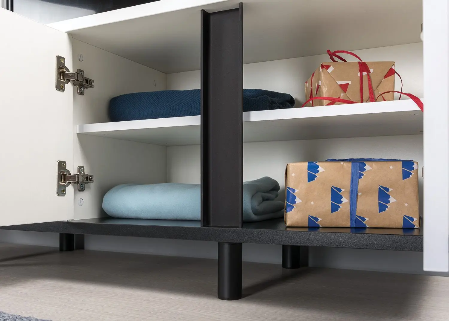 Tumba pentru TV Mobi Kvadro 13.276 (White Shagreen/Black) - 3