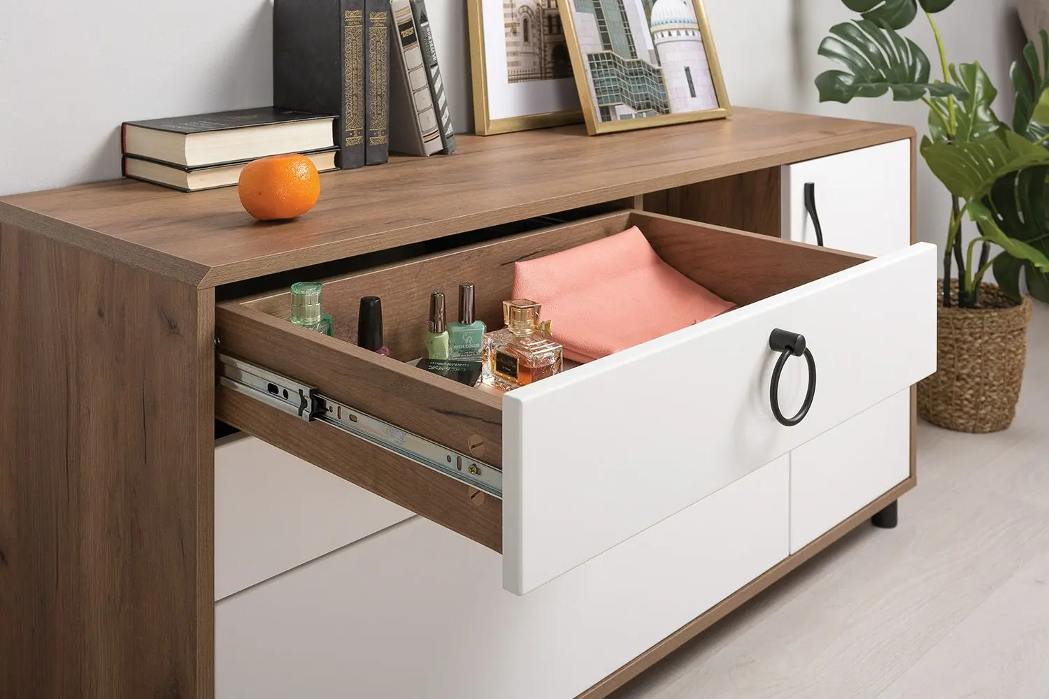 Tumba pentru TV Mobi Vintaj 13.283.07 (Tobacco Craft Oak/Milk Soft)