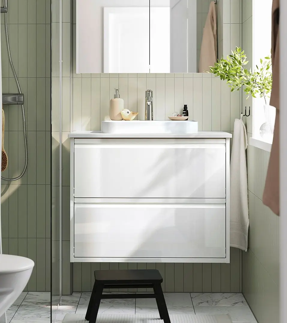 Set tumba cu lavoar Ikea Angsjon/Backsjon cu sertare 82x49x71 (Alb Lucios/Aspect Marmura Alba)