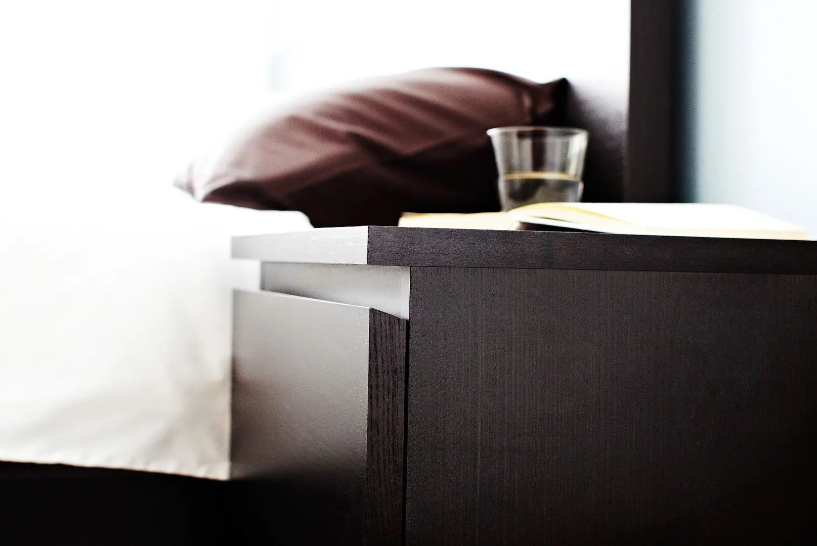 Noptiera Ikea Malm 2 sertare 40x55 (Negru-Maro)