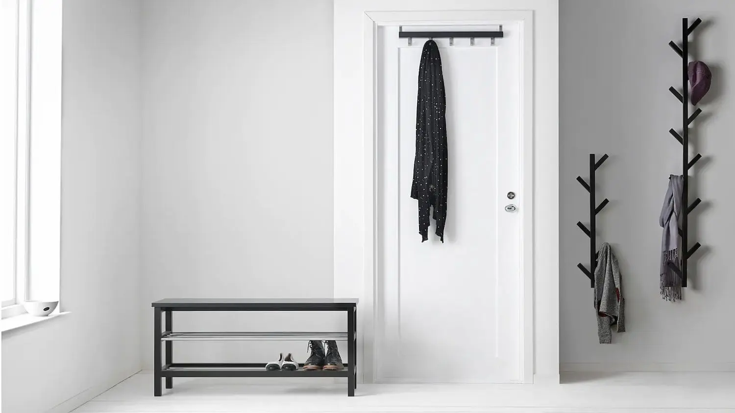 Вешалка Ikea Tjusig 78см (Черный)