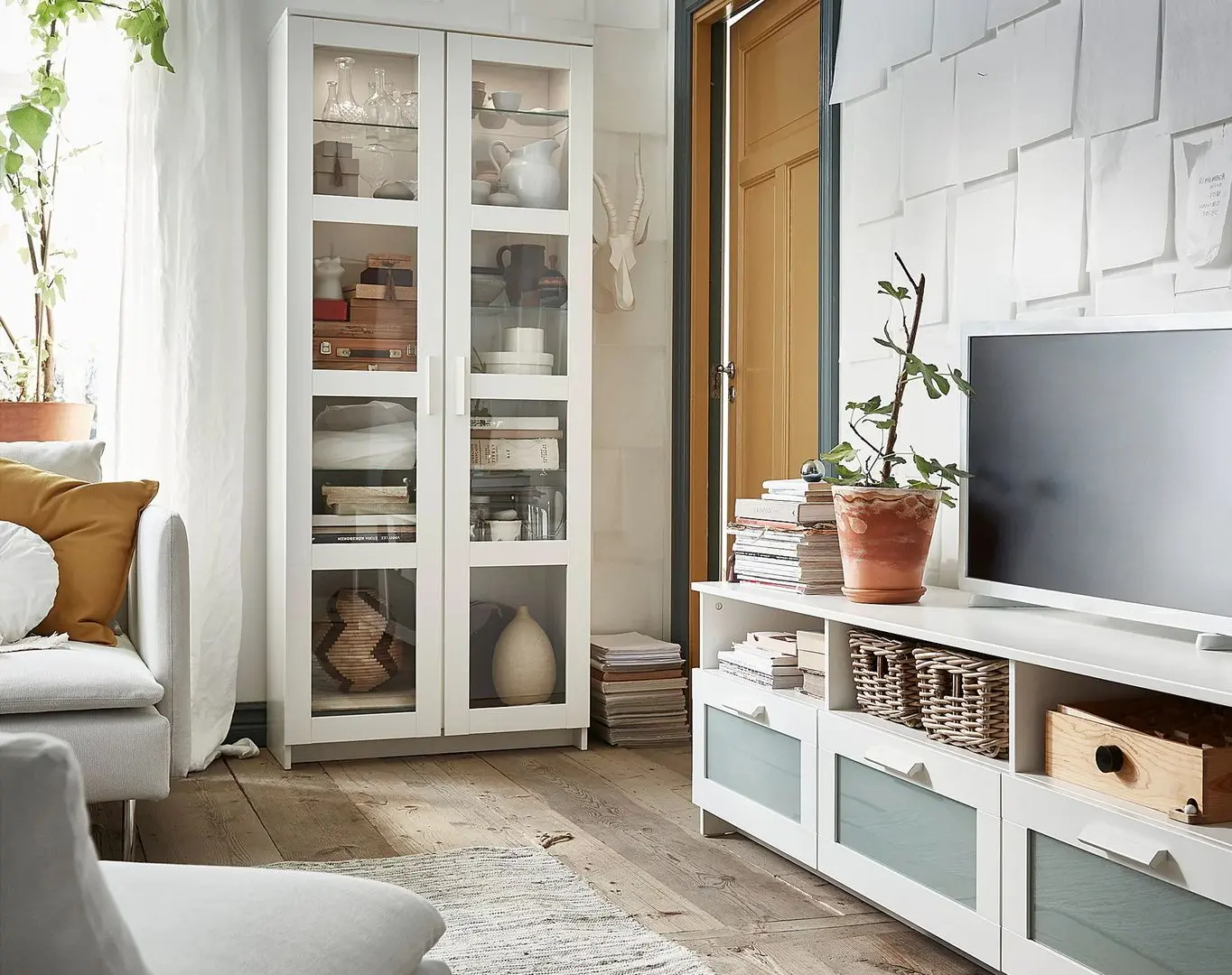 Vitrina Ikea Galant cu uşi de sticlă 80x190 (Alb)