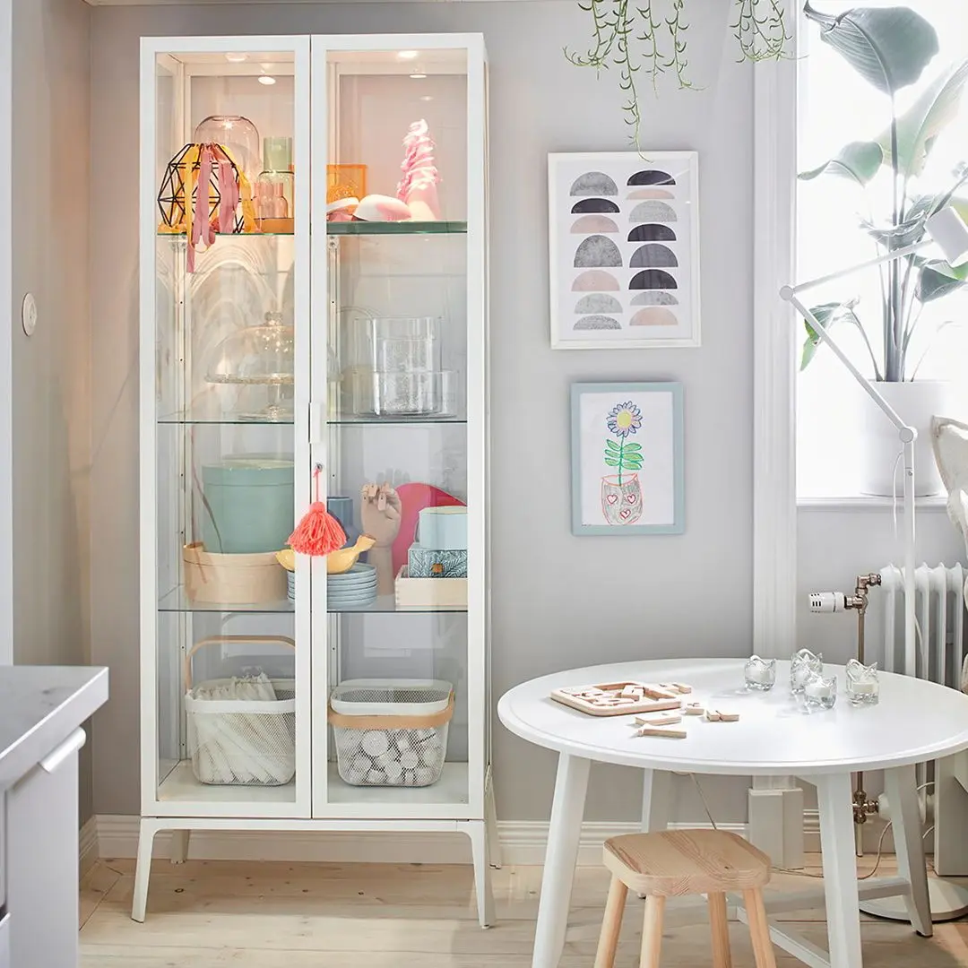 Витрина Ikea Milsbo со стеклянной дверцей 73x175 (Белый)