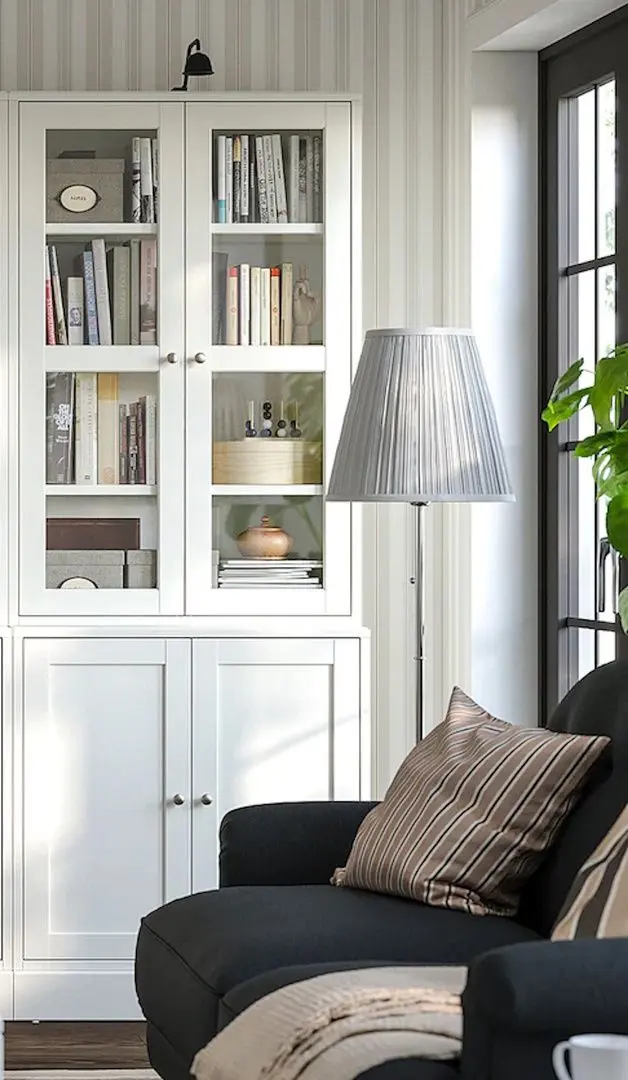 Vitrina Ikea Havsta usi de sticla 81x35x123 (Alb)