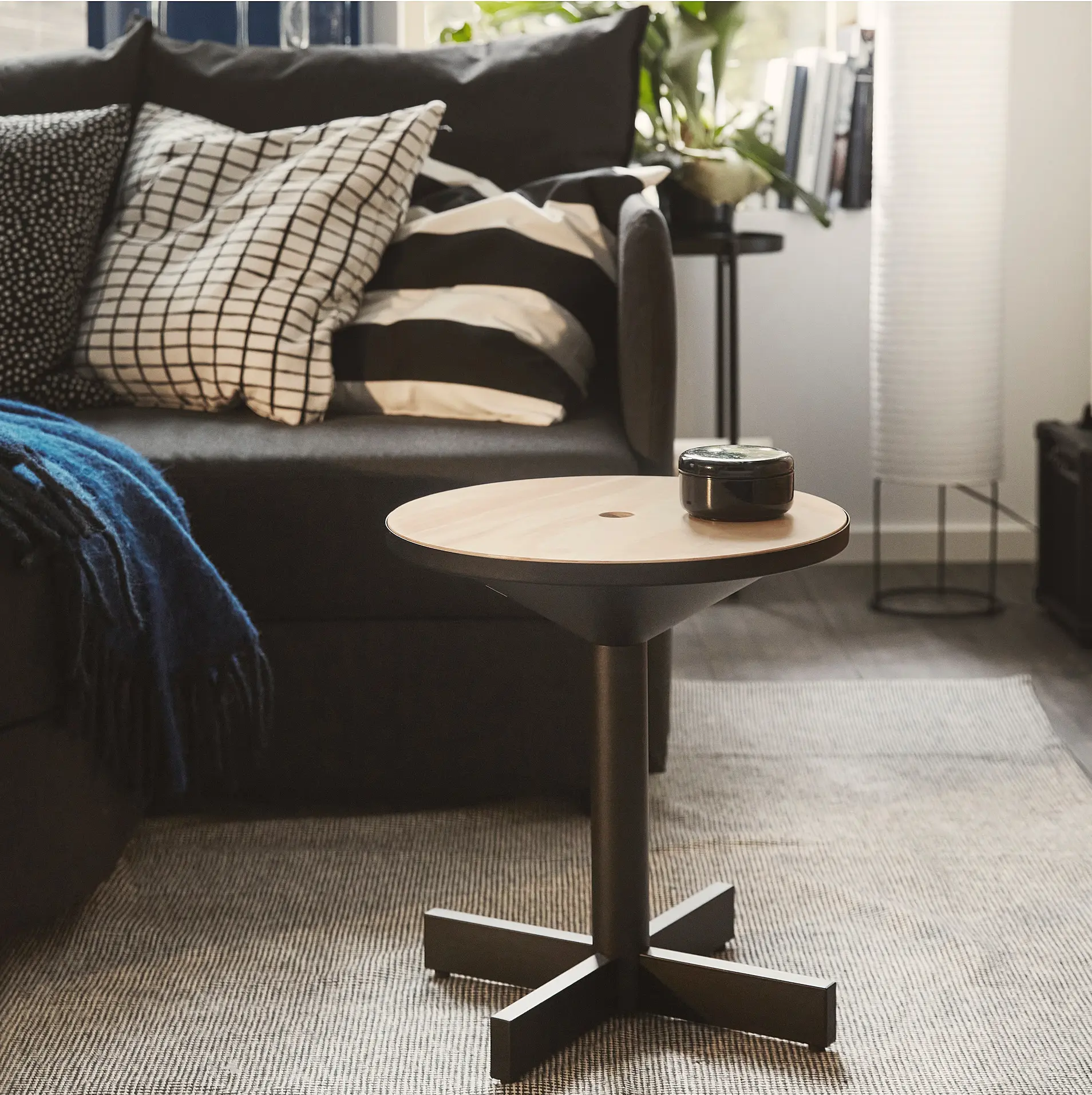 Журнальный столик Ikea Grimsarbo (Сосна/Черный)