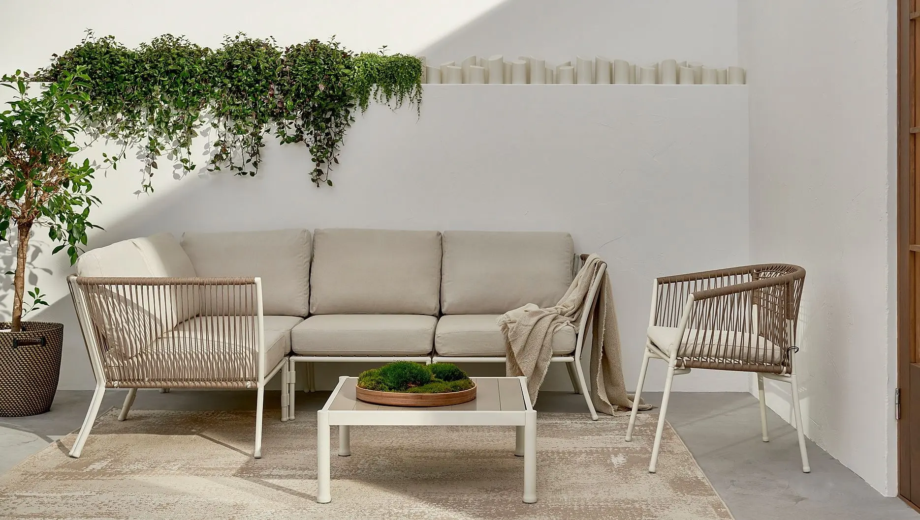 Masa pentru reviste Ikea Segeron 73x73 (Alb/Bej)