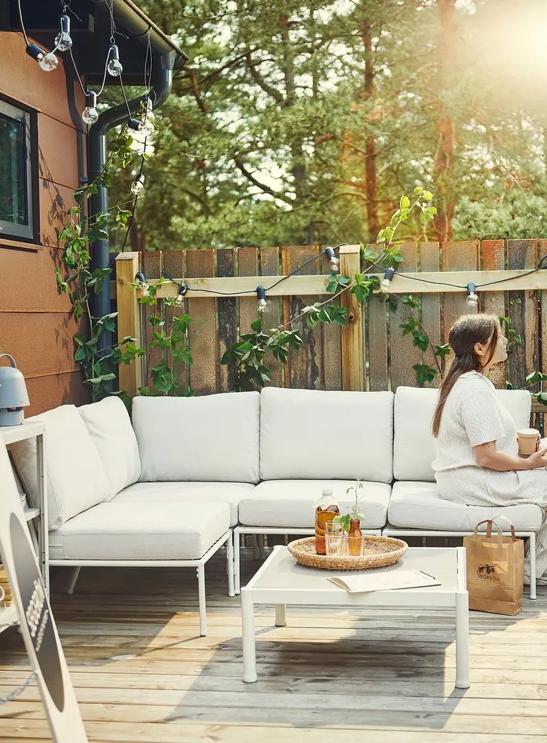 Masa pentru reviste Ikea Segeron 73x73 (Alb/Bej)