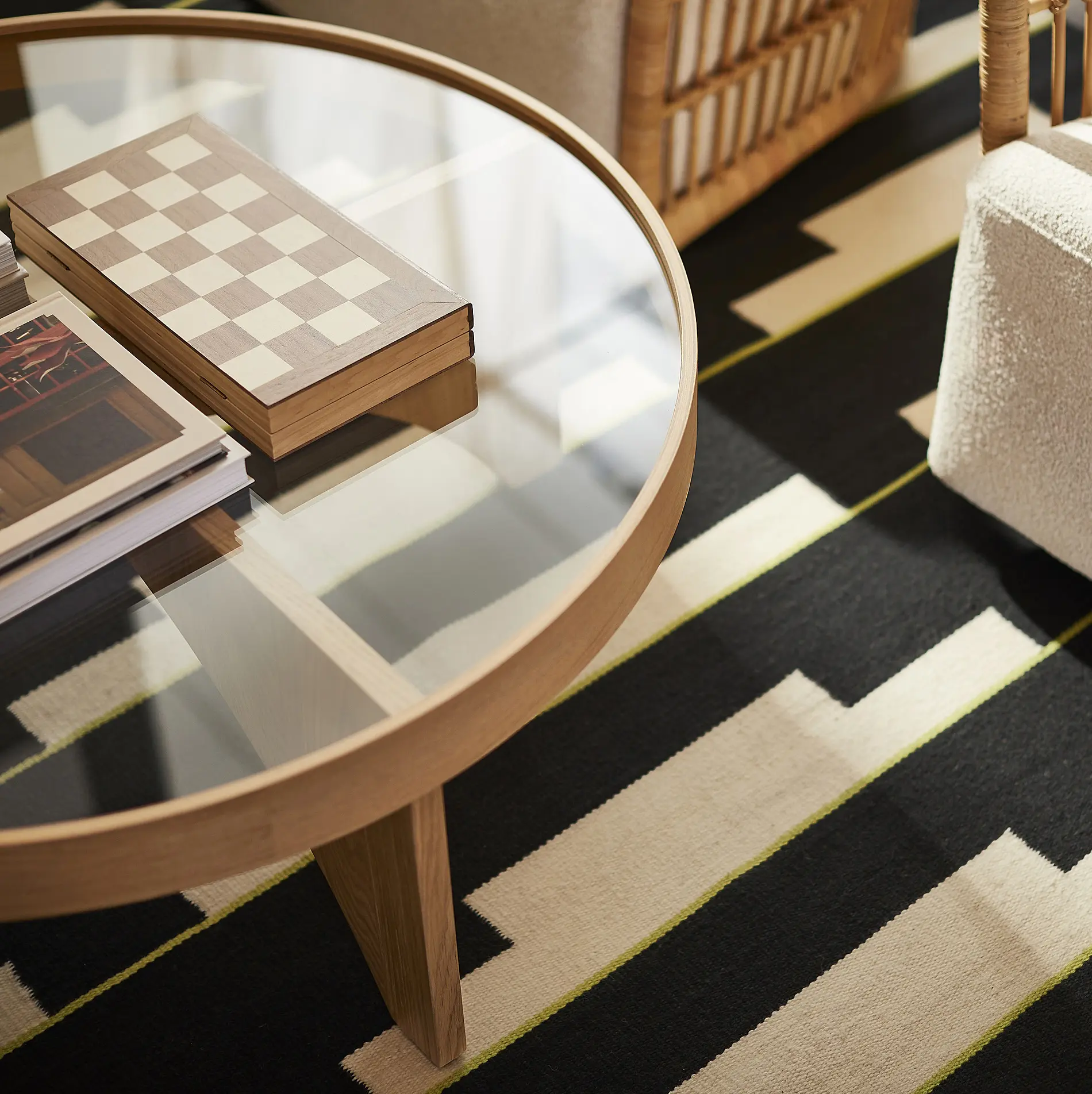 Masa pentru reviste Ikea Stockholm 2025 (Furnir stejar/Sticla)