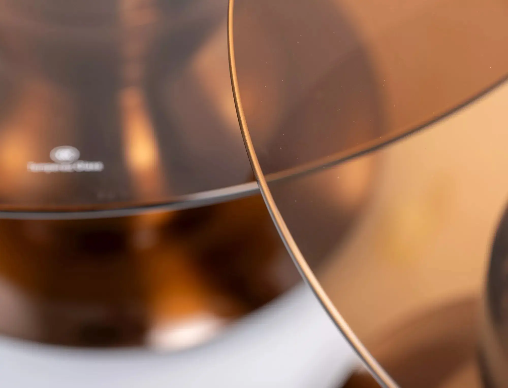 Set mese pentru reviste Signal Cassie (Transparent Brown/Copper)