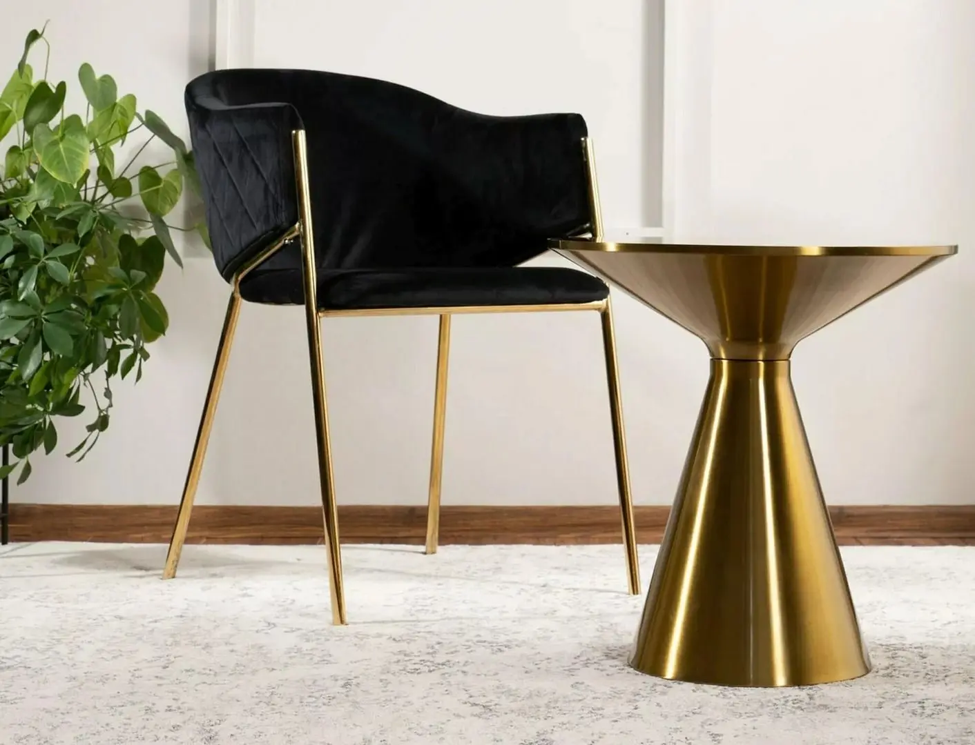 Masa pentru reviste Signal Seti (Black/Gold)