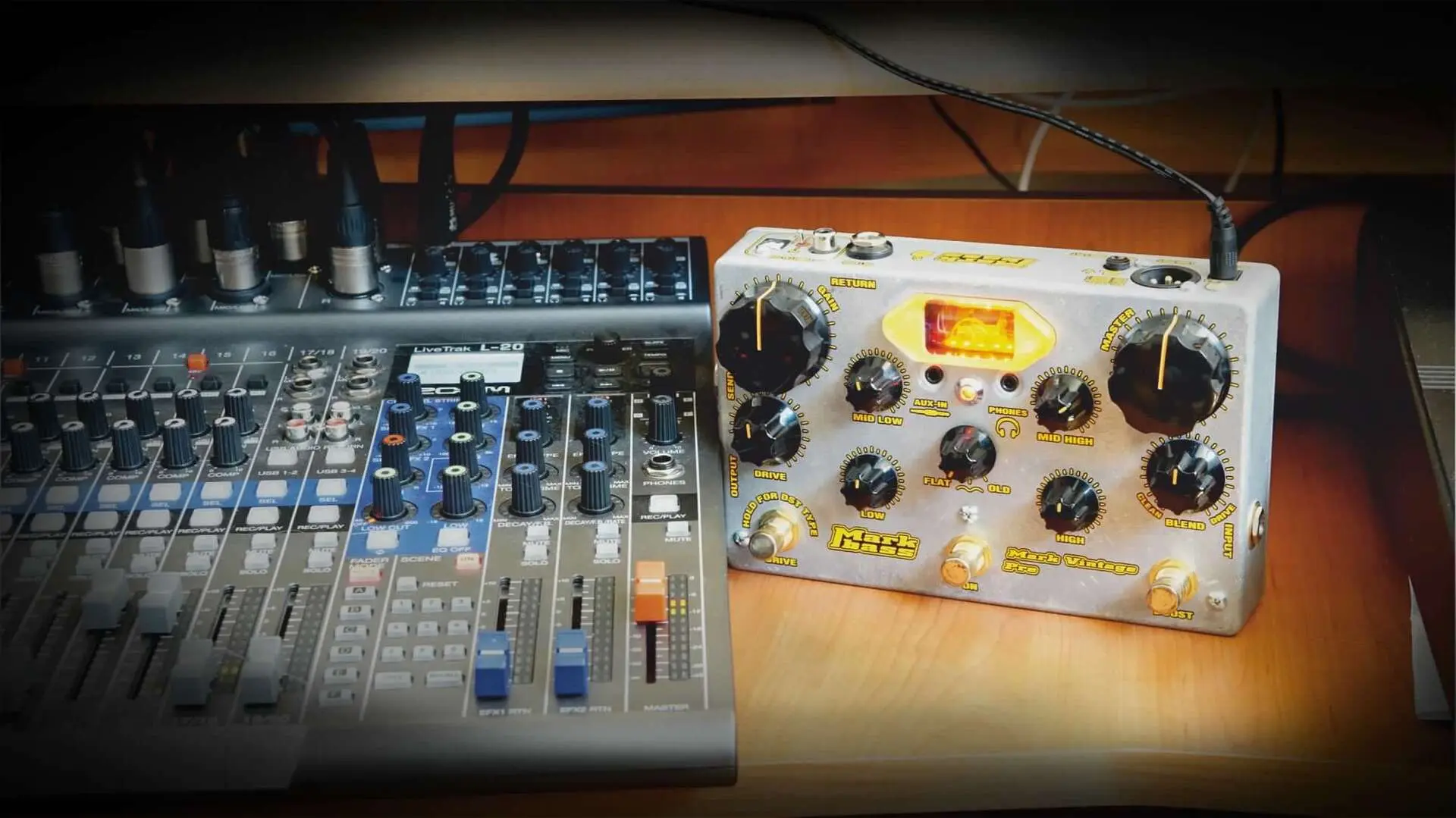 Pedala pentru chitara bass Markbass Mark Vintage Pre (Silver)