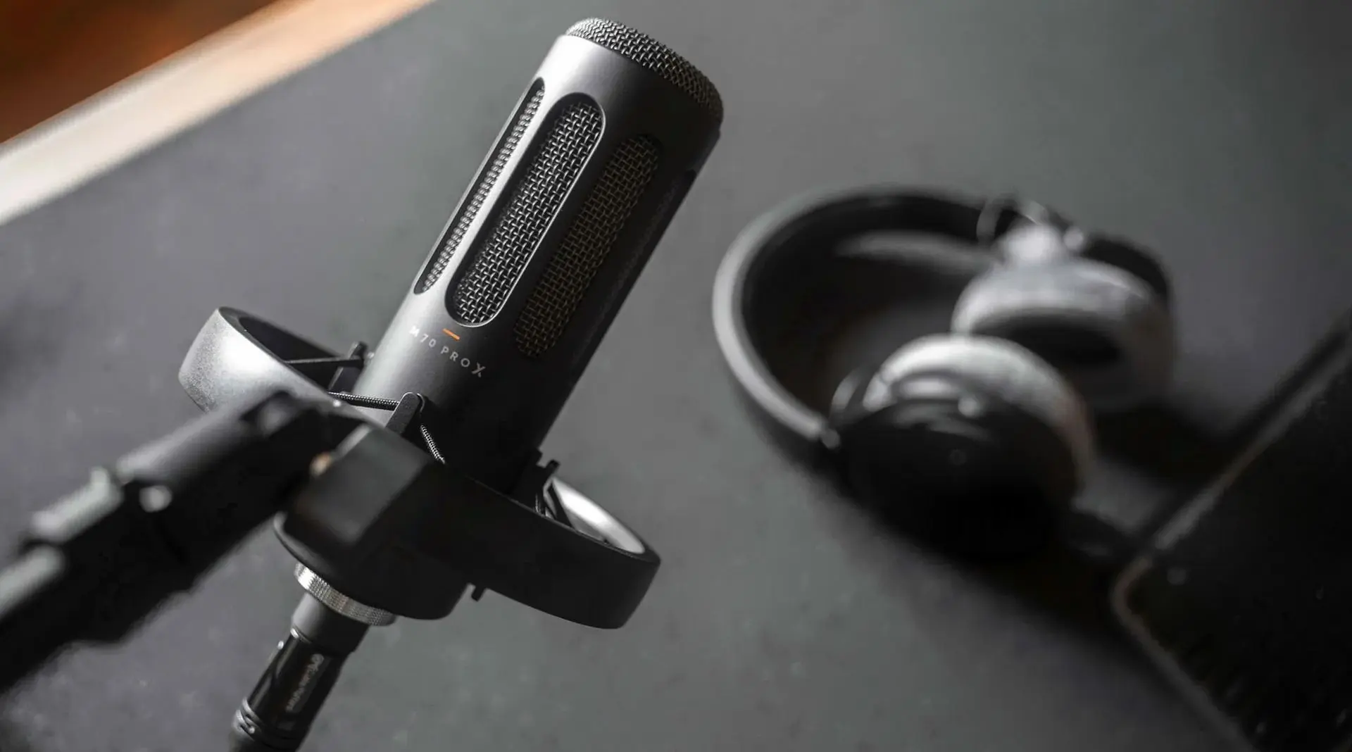 Microfon Beyerdynamic M 70 Pro X (Black)