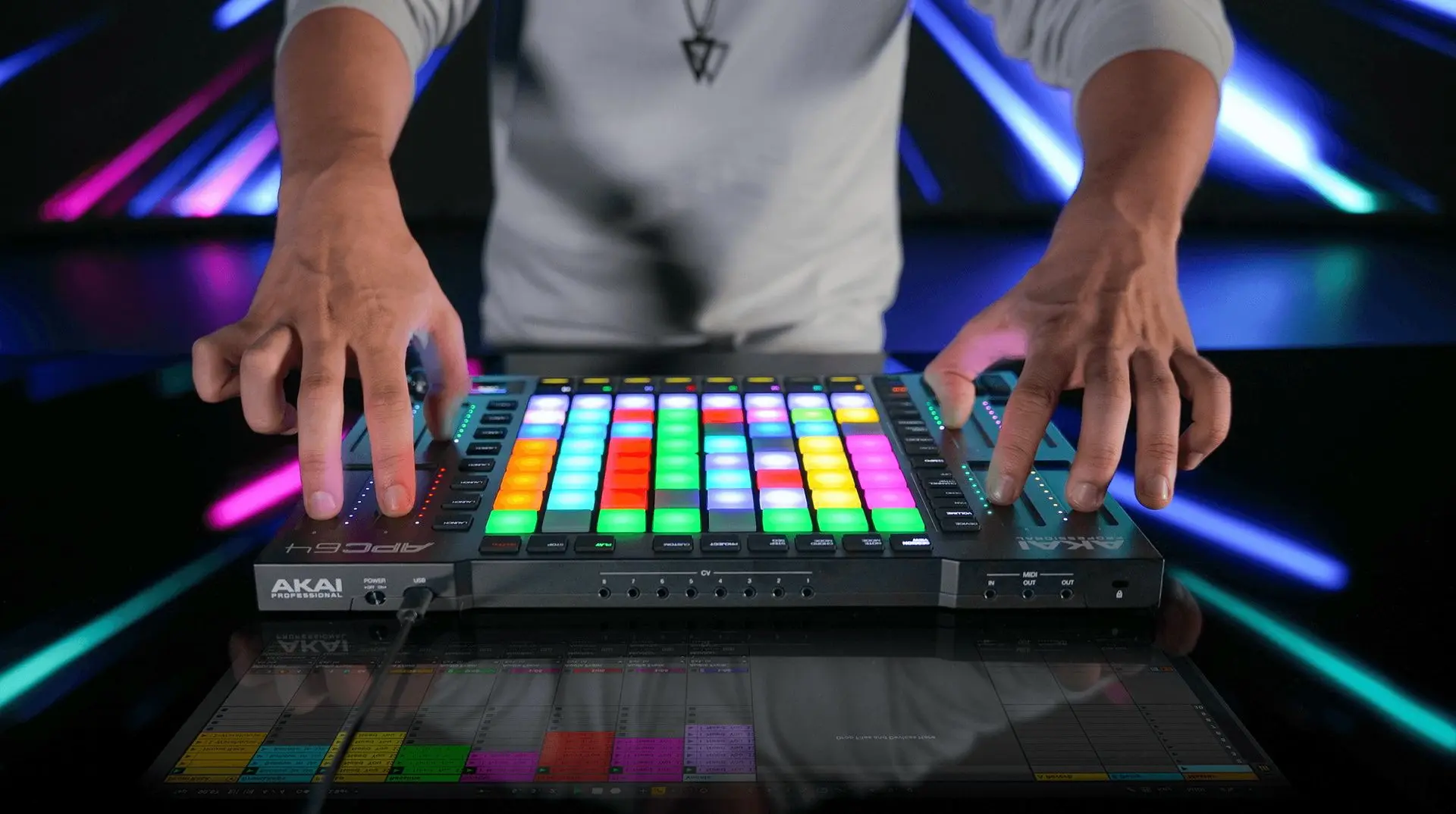 Грувбокс-cэмплер Akai APC 64 (Black)