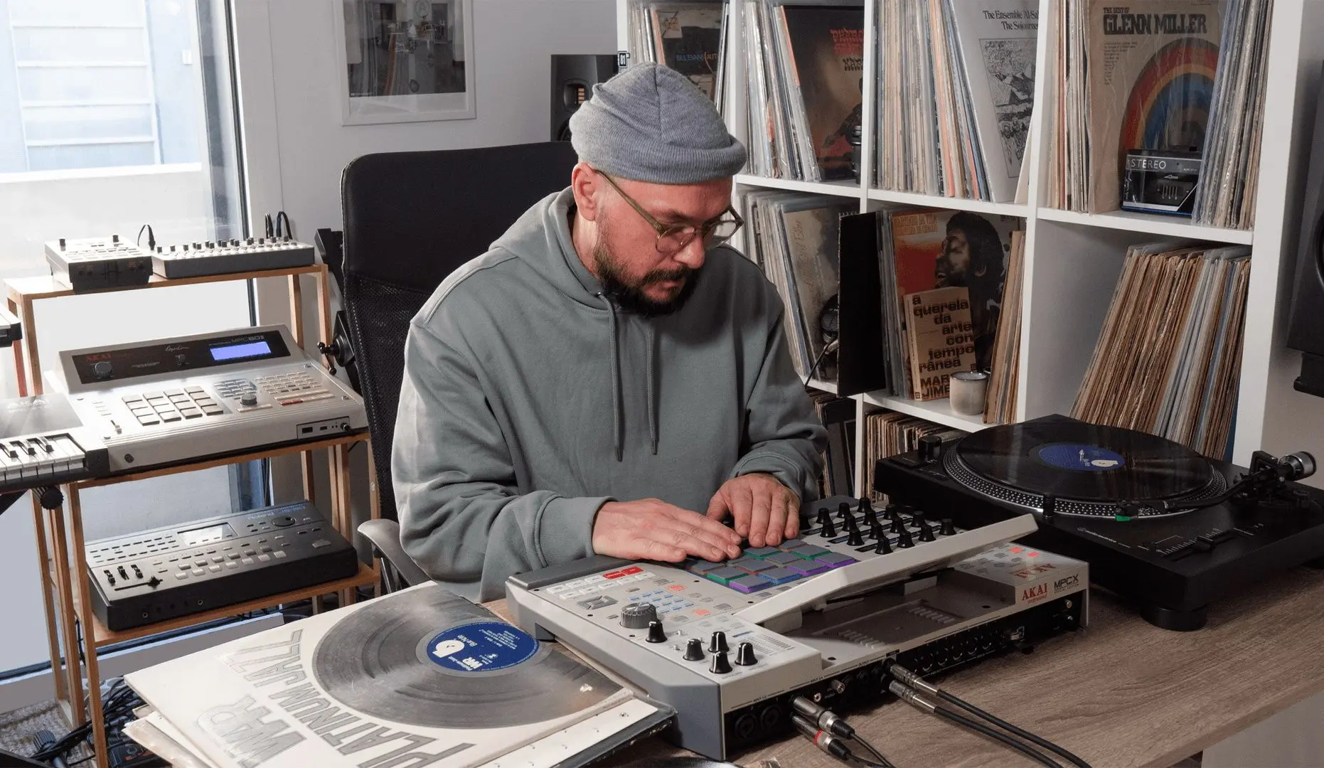 Sampler Akai Professional MPC X Special Edition (Grey)