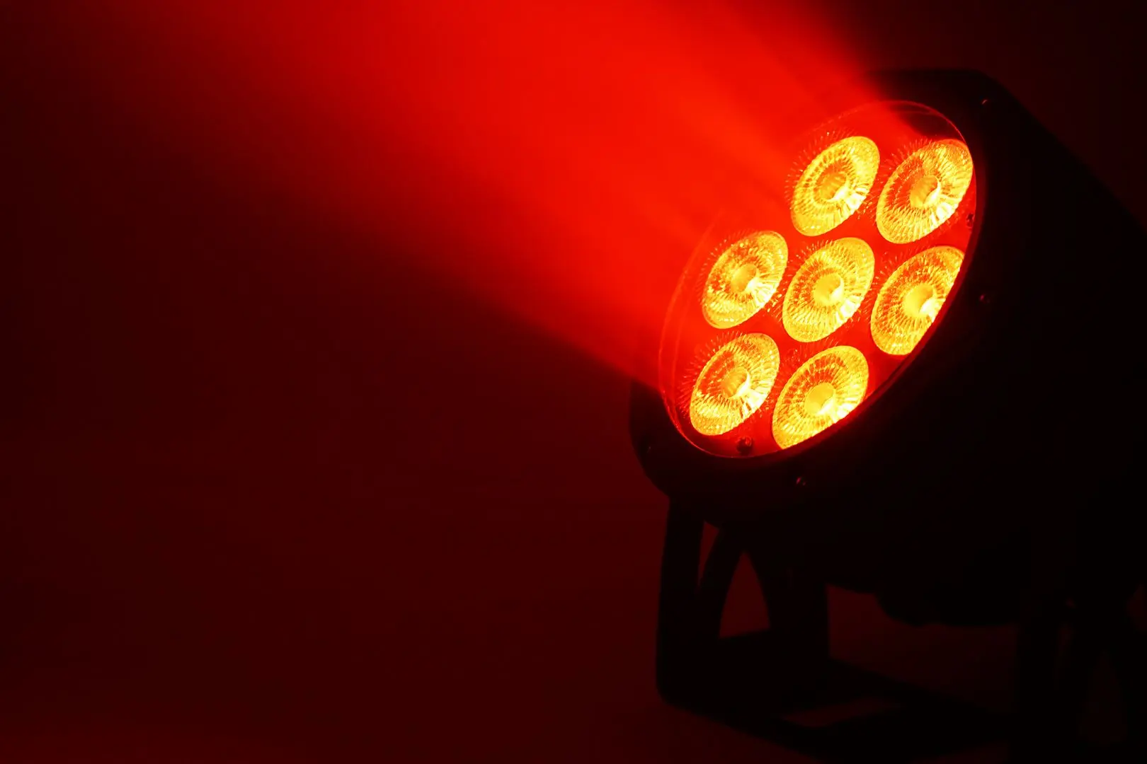 Proiector FOS Technologies Touring PAR 7X15 IP HEX (Black)